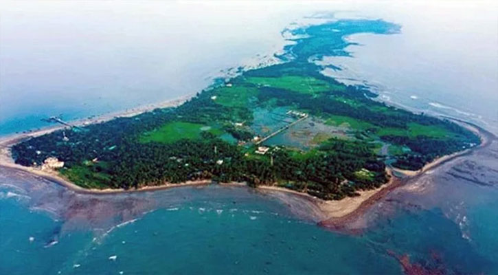 সেন্টমার্টিনে হচ্ছেটা কী?